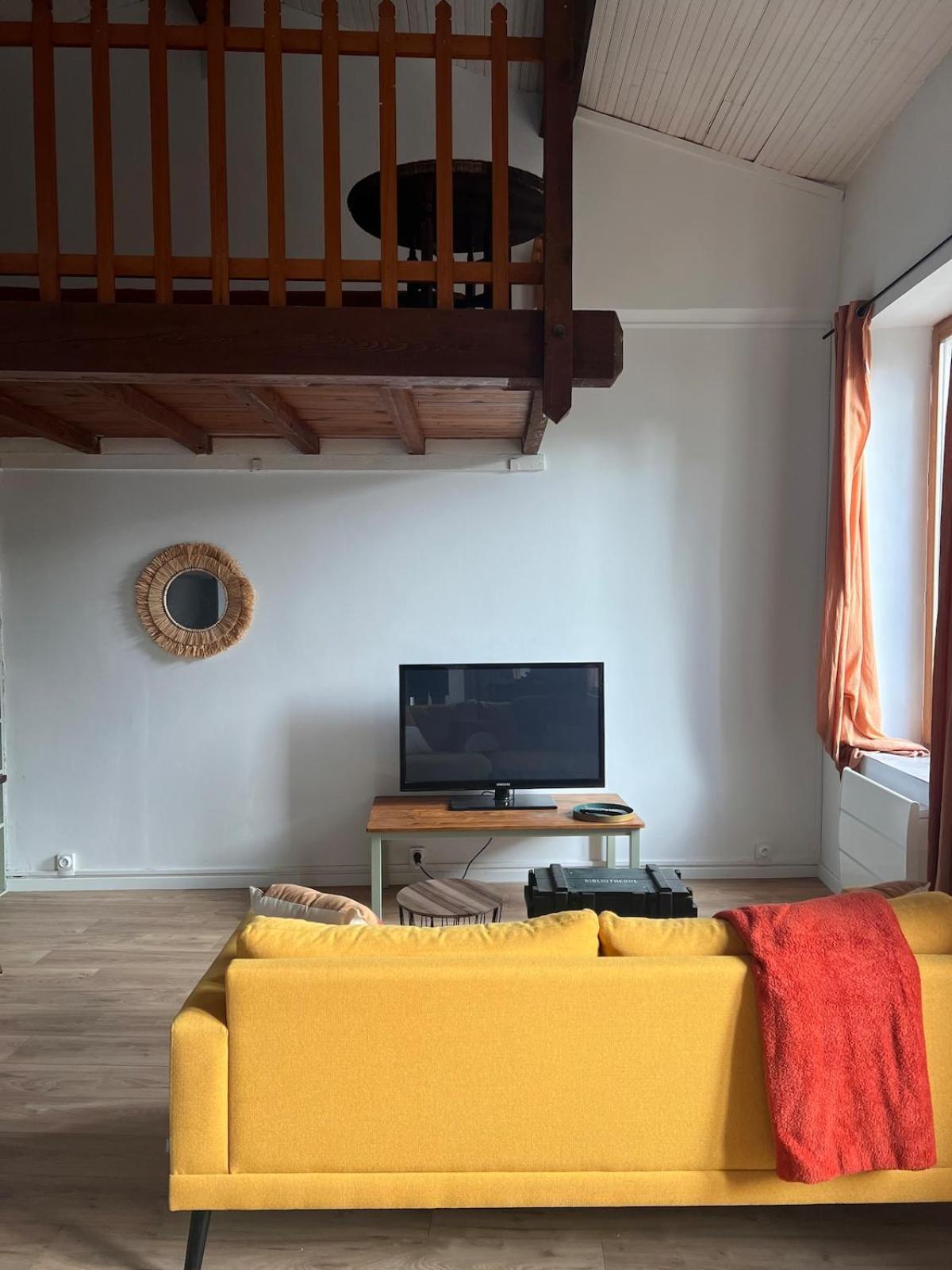 Studio With Mezzanine Prades  Εξωτερικό φωτογραφία